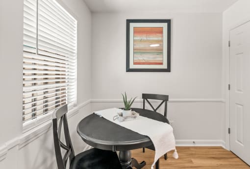 a photo of a dining room