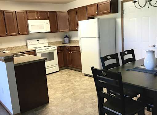 Shawnee Lakes two bedroom apartment kitchen