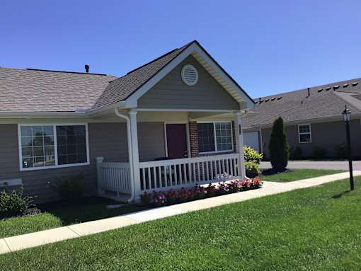 Shawnee Lakes apartments exterior