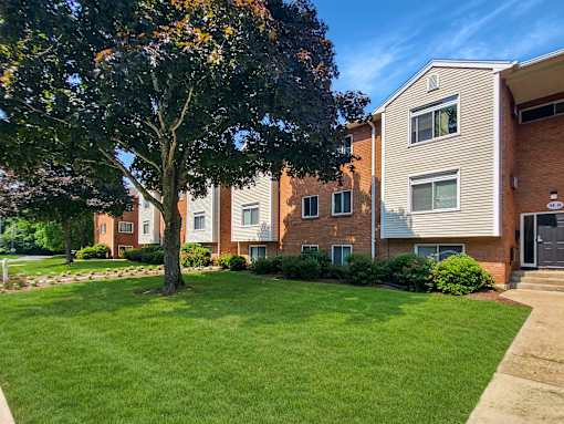 Apartment building at Rose Hill Estates, Norwich, CT, 06360