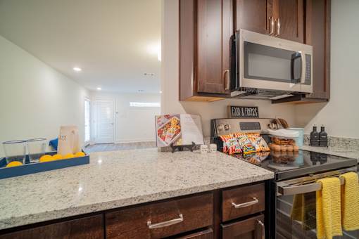 plenty of counter space in the kitchen