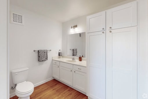 White Bathroom Interior at Yellowstone Landing, Belgrade, Montana