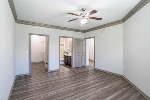 Room with a Ceiling Fan at Avenues at Tuscan Lakes, Texas, 77573