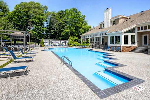 Sparkling Pool at Butternut Ridge Apartments, North Olmsted, 44070