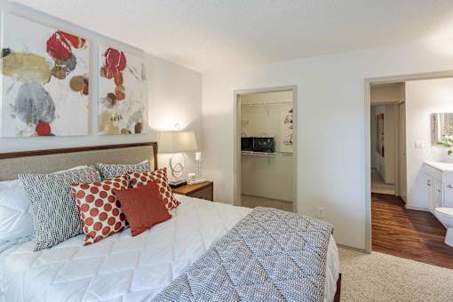 Spacious Bedroom With Closet at Butternut Ridge Apartments, North Olmsted, 44070