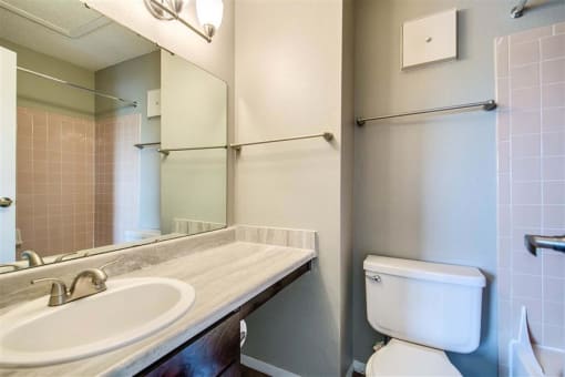 at Springhill Apartments, Overland Park, KS, 66213