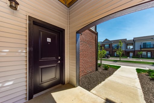 front door of apartment at Overland Park, Ohio, 43147