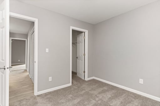 Plush Carpeting at Spring Creek Townhomes, Springfield