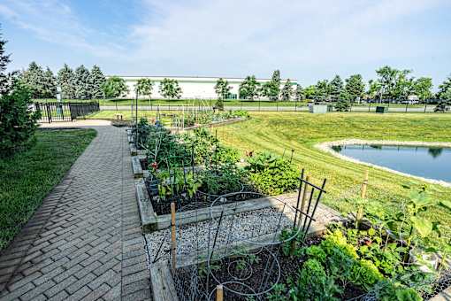 Outdoor Garden at The Greyson, Hilliard, OH, 43026