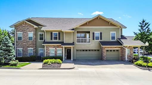 exterior view of property at Sovereign at Overland Park Apartments, Overland Park, KS 66213