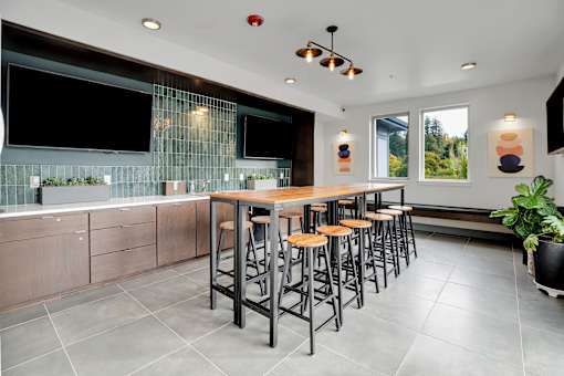 The 72nd Apartments | Resident Lounge