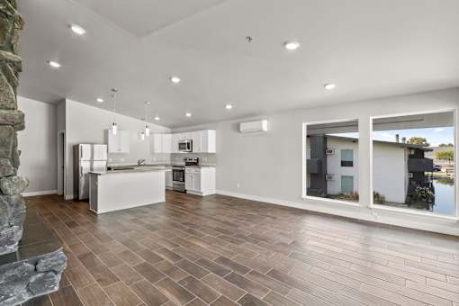 Interior Living Room at Lakeside Apartments in Kennewick, WA