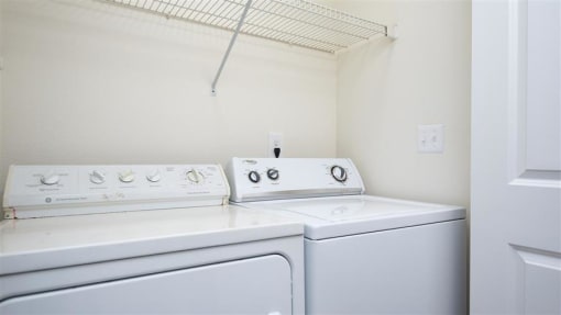 Murrayhill Park Apartments | Laundry Space