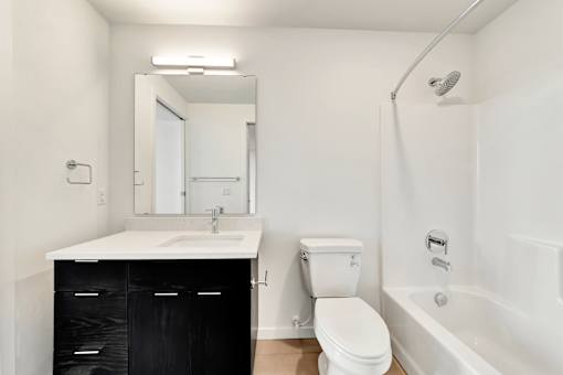The Robert | Bathroom