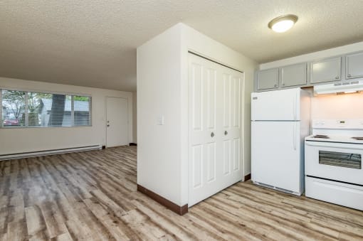 Tamaryn | Duplex Dining Room