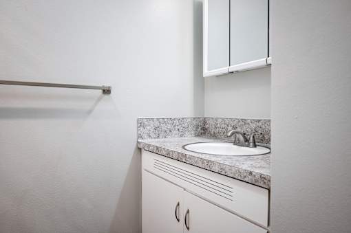 The Avery | Bathroom