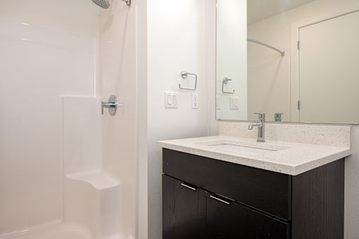 The Robert | Bathroom