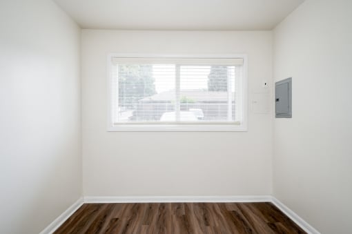 Clinton Court| Bedroom