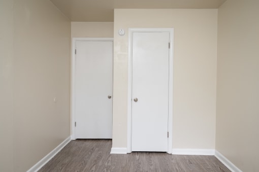 Clinton Court| Bedroom with Closet