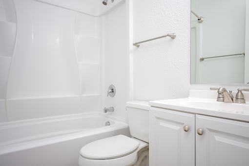 The Boxer | Bathroom