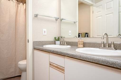 Twin Creeks | Bathroom