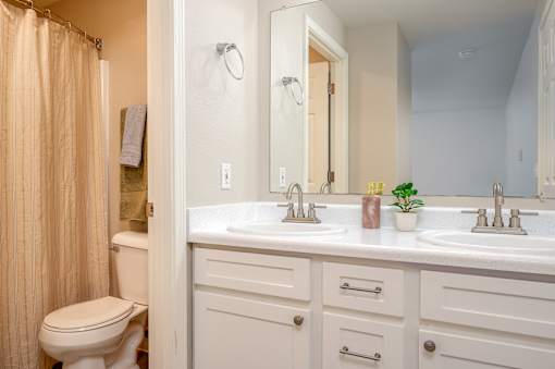 Twin Creeks | Bathroom