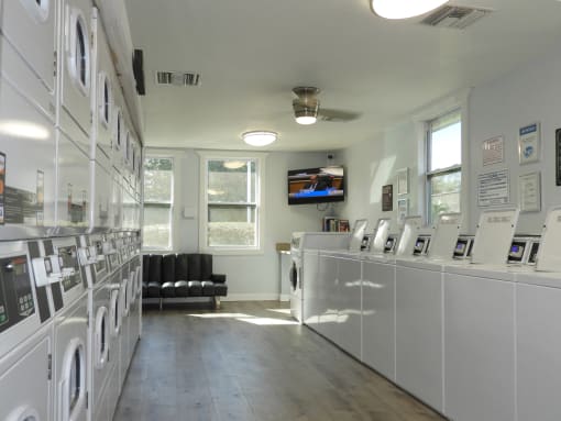 24 HOURS LAUNDRY FACILITIES