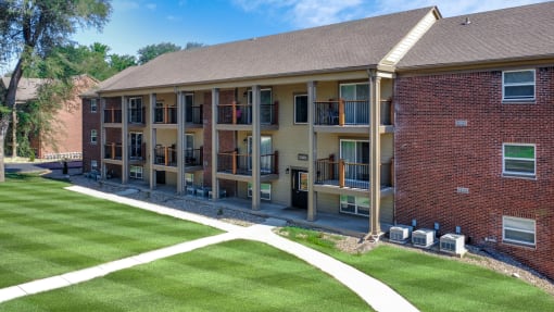 oakwood manor elementary school gladstone missouri apartment rental
