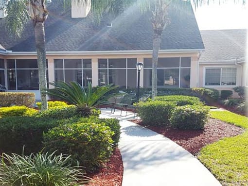 Courtyard With Green Space at Savannah Court of Brandon, Florida, 33510