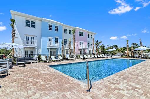 luxury rental community in hobe sound florida fl martin county florida tradewinds at hobe sound one and two bedroom apartments and three bedroom townhomes near the hobe sound beach jupiter beach
