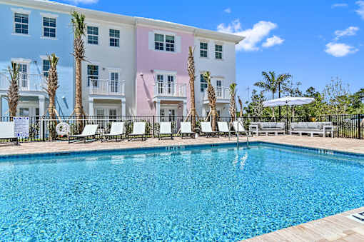 luxury rental community in hobe sound florida fl martin county florida tradewinds at hobe sound one and two bedroom apartments and three bedroom townhomes near the hobe sound beach jupiter beach