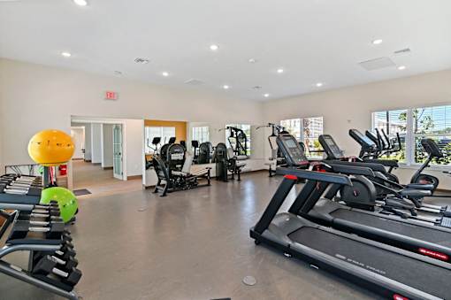 luxury rental community in hobe sound florida fl martin county florida tradewinds at hobe sound one and two bedroom apartments and three bedroom townhomes near the hobe sound beach jupiter beach