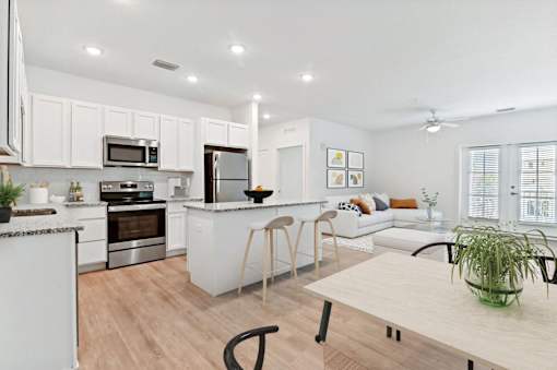 luxury rental community in hobe sound florida fl martin county florida tradewinds at hobe sound one and two bedroom apartments and three bedroom townhomes near the hobe sound beach jupiter beach