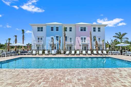 luxury rental community in hobe sound florida fl martin county florida tradewinds at hobe sound one and two bedroom apartments and three bedroom townhomes near the hobe sound beach jupiter beach
