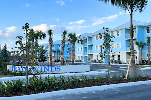 luxury rental community in hobe sound florida fl martin county florida tradewinds at hobe sound one and two bedroom apartments and three bedroom townhomes near the hobe sound beach jupiter beach