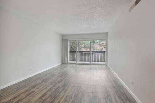 Spacious Room with Window at Lakeridge Terrace Apartments, Colorado