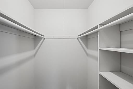 Glen Willow Apartments Closet space