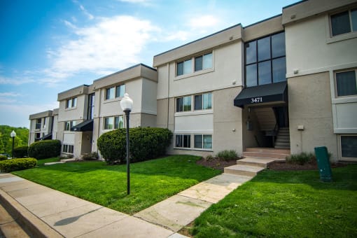 Ashley Apartments Parking Easy Access Photo