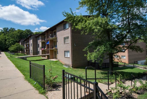 Del Vista Apartments Building Exterior 07
