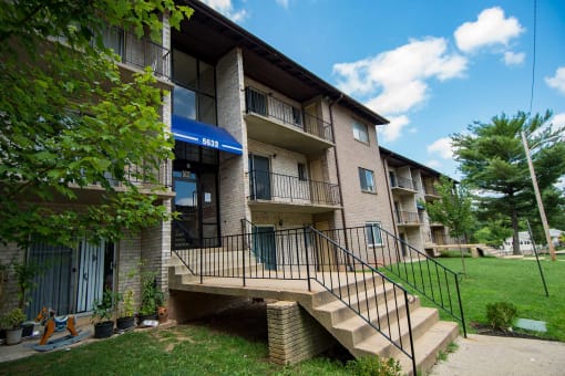 Del Vista Apartments Building Exterior 24