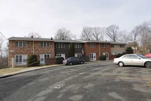 Normandy Hill Apartments ample parking
