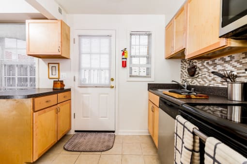 Kingsley Commons Townhouses Kitchen 2