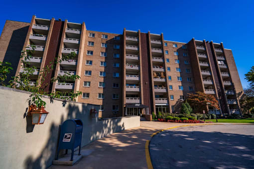 Laurel Village Apartments Building700-07