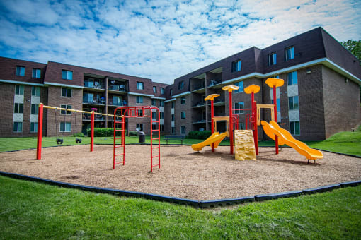 Oakton Park Apartments Playground 02