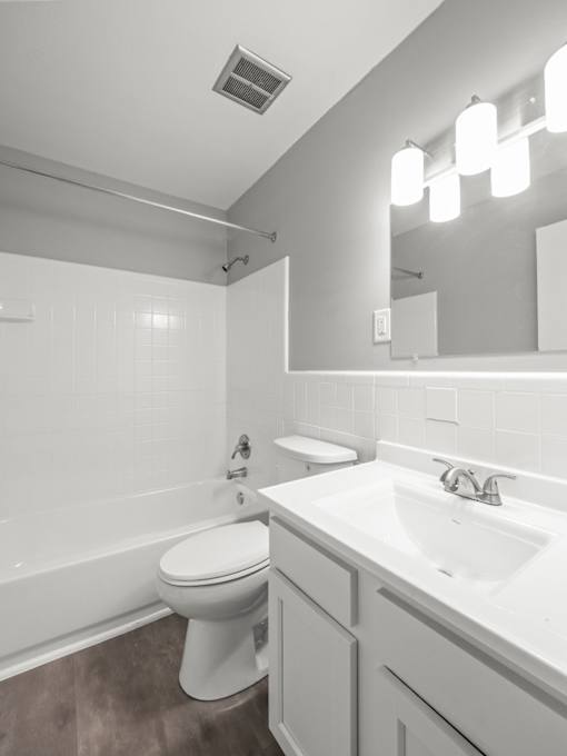 the preserve at ballantyne commons apartment bathroom