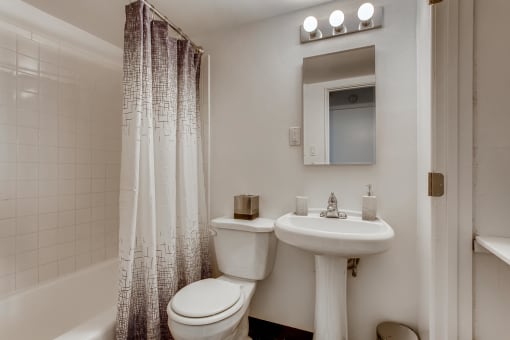Palmer Park | Colorado Springs, CO Apartments | Bathroom