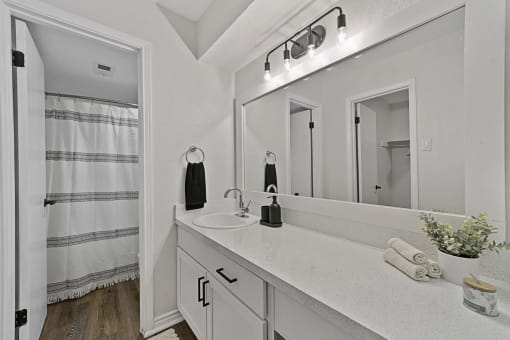 Bathroom at Lakeside Apartments, Dallas, 75231