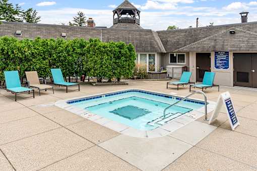 outdoor hot tub