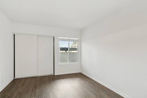 bedroom with sliding closet door