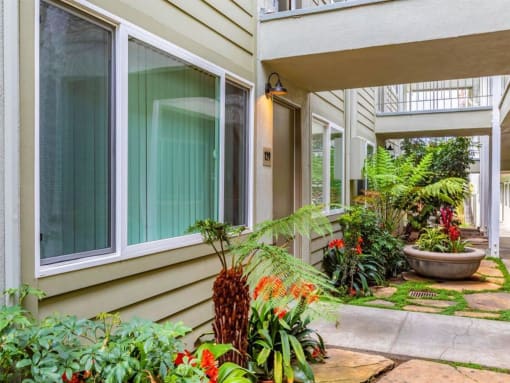 exterior view of an apartment at The Tahitian